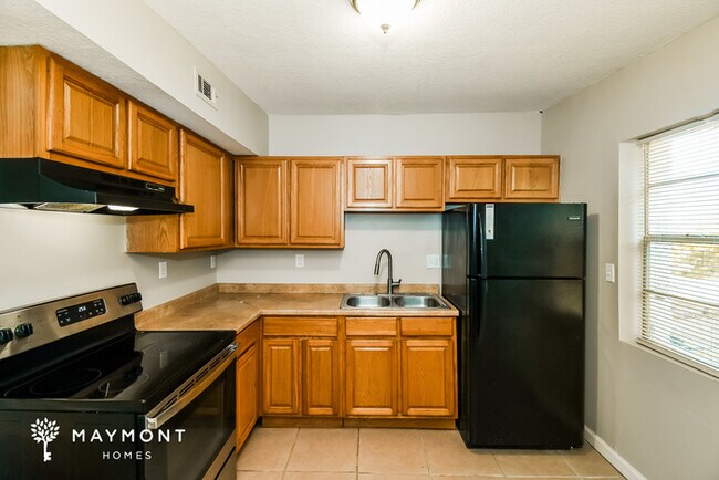 Foto del edificio - 10406 Pinehurst Dr