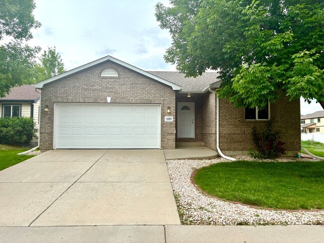 Ranch Style Home Located on Dead-End Street, Easy Access to I-25 - Ranch Style Home Located on Dead-End Street, Easy Access to I-25
