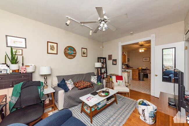 Foto del edificio - Adorable 1 bed lakeview apartment