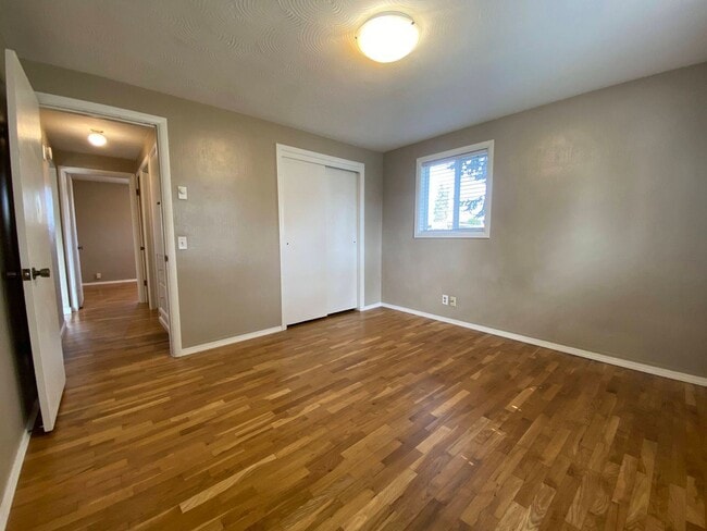 Building Photo - 2 br, 1 bath House - 1186 M St.