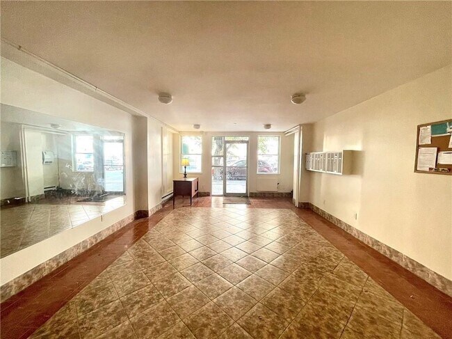 Foto del edificio - 1824 E 17th St
