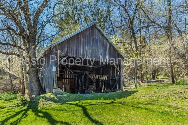 Building Photo - BEAUTIFUL STONE HOUSE on 5+ ACRES