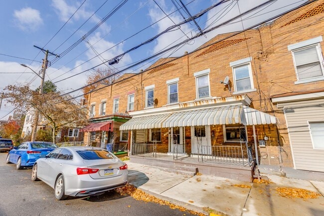Building Photo - Brighton Heights 3 Bedroom Townhome