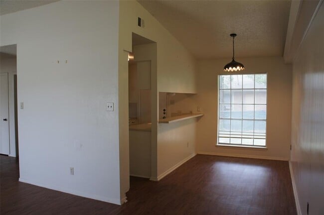 Building Photo - 803 Power Rd