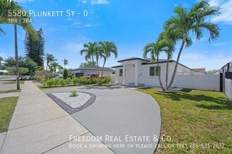 Building Photo - 5580 Plunkett St