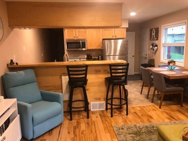 Foto del edificio - 506 Sunnyside Ln