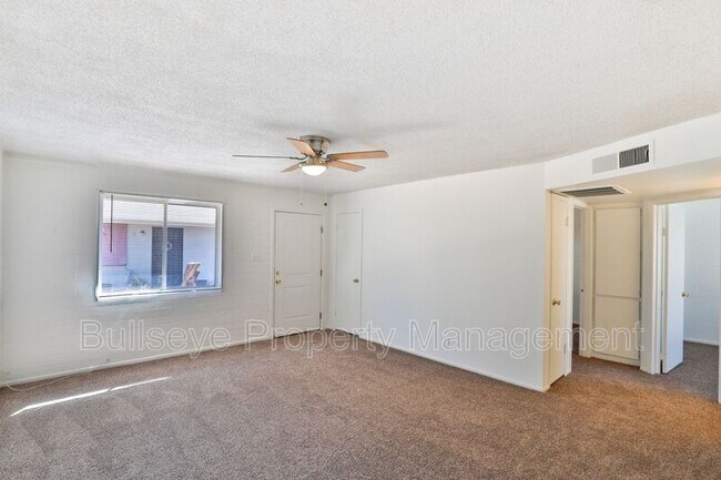 Building Photo - 1712 W Shangri-la Rd