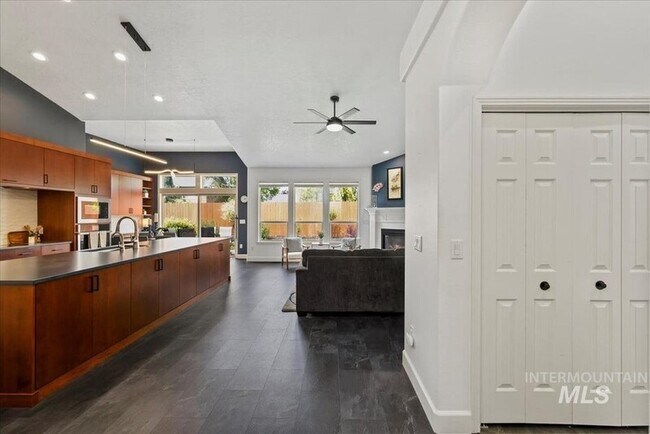 Foto del edificio - 12580 W Mardia St