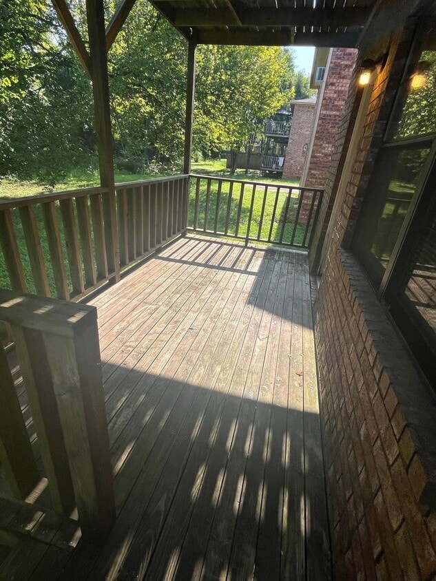 Foto del edificio - 411 Valley Dr