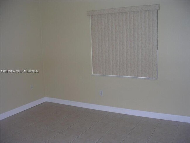 Foto del edificio - 11240 SW 122nd Pl