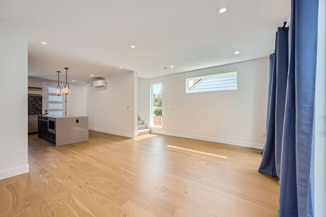 Foto del edificio - Stunning 3 Bed 1.75 Bath BRAND NEW CONSTRU...