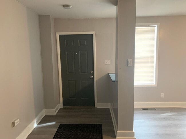 Building Photo - Available Now!  York City SD