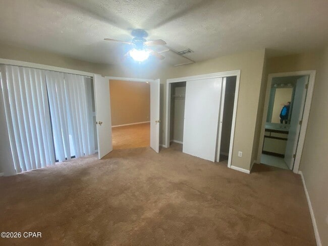 Building Photo - 136 Kristine Blvd