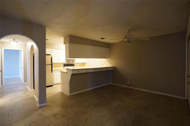 Foto del edificio - 720 Billie Ruth Ln