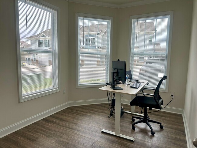 Oficina - 38 Ravens Ridge Rd