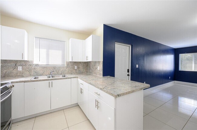 Foto del edificio - 4477 NW 23rd Ave