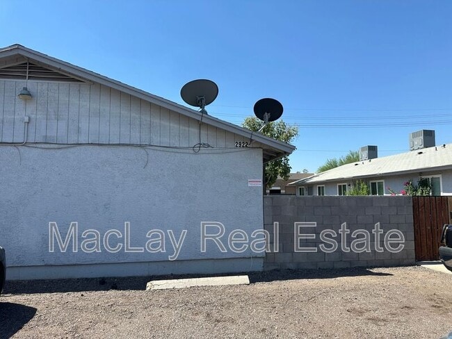 Foto del edificio - 2922 E Roeser Rd