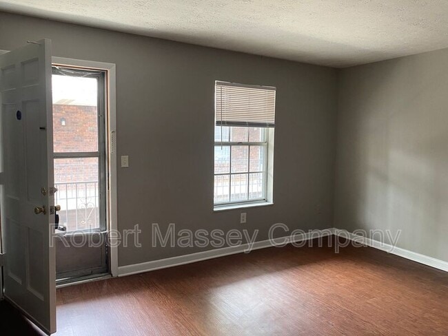 Building Photo - 2124 Cherokee Pkwy