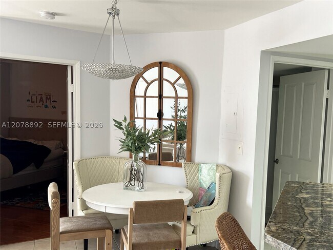 Foto del edificio - 2351 Douglas Rd
