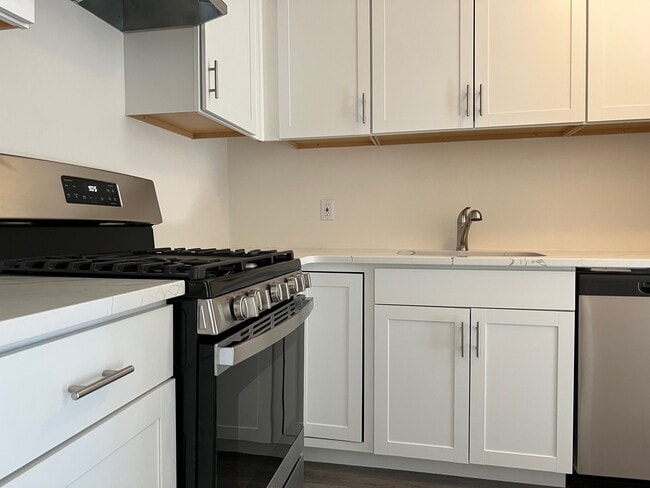 Updated Kitchen - 6 Yew Ct