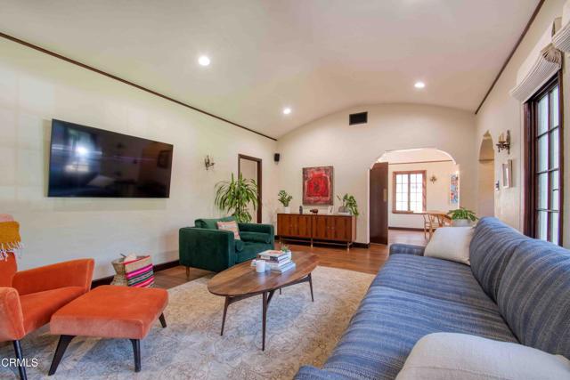 Foto del edificio - 1014 Stearns Dr