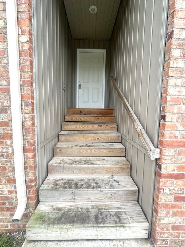 Building Photo - Comfortable 3 Bed Duplex in Convenient Ozark Location