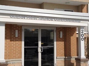 Building Photo - 200 Ocean Park Ave