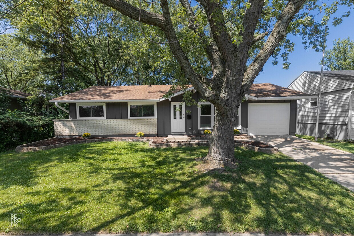 1004 Sunnydale Blvd, Streamwood, IL 60107 House Rental in Streamwood