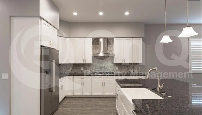 Building Photo - 1028 E Curry Rd