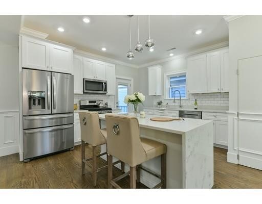 Foto principal - 41 Meacham St