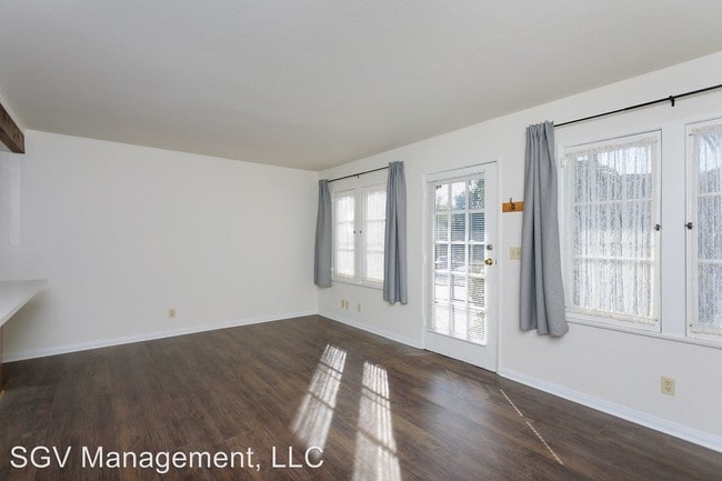 Building Photo - Studio, 1 bath Apartment - 456 N Baldwin Ave