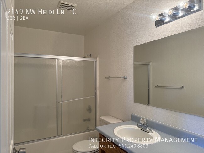 Foto del edificio - 2149 NW Heidi Ln