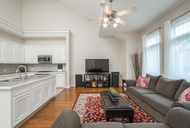 Foto del edificio - 2416 Charleston St