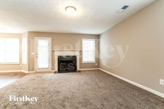 Building Photo - 3985 Fallbrook Dr NW