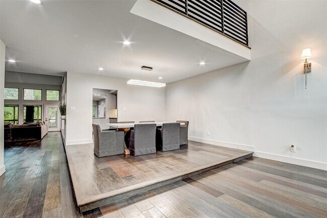 Building Photo - 9111 Briar Forest Dr