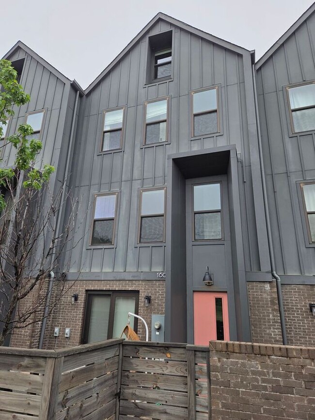 Building Photo - 1609 Parkwood Ave