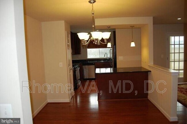 Foto del edificio - 4179 S Four Mile Run Dr