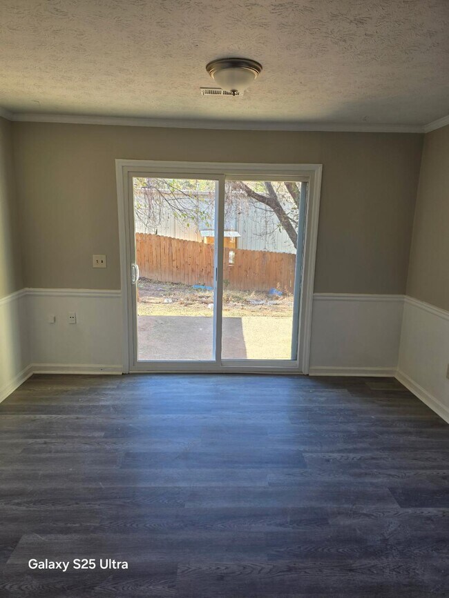 Foto del edificio - 900 Indian Lake Dr NW