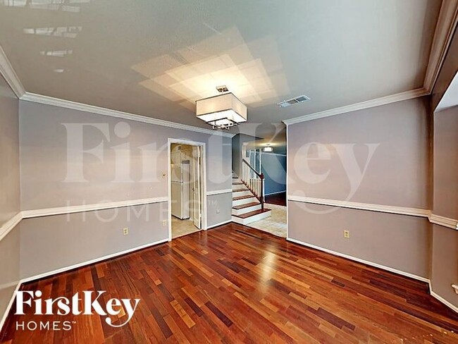 Foto del edificio - 8006 Vickridge Ln