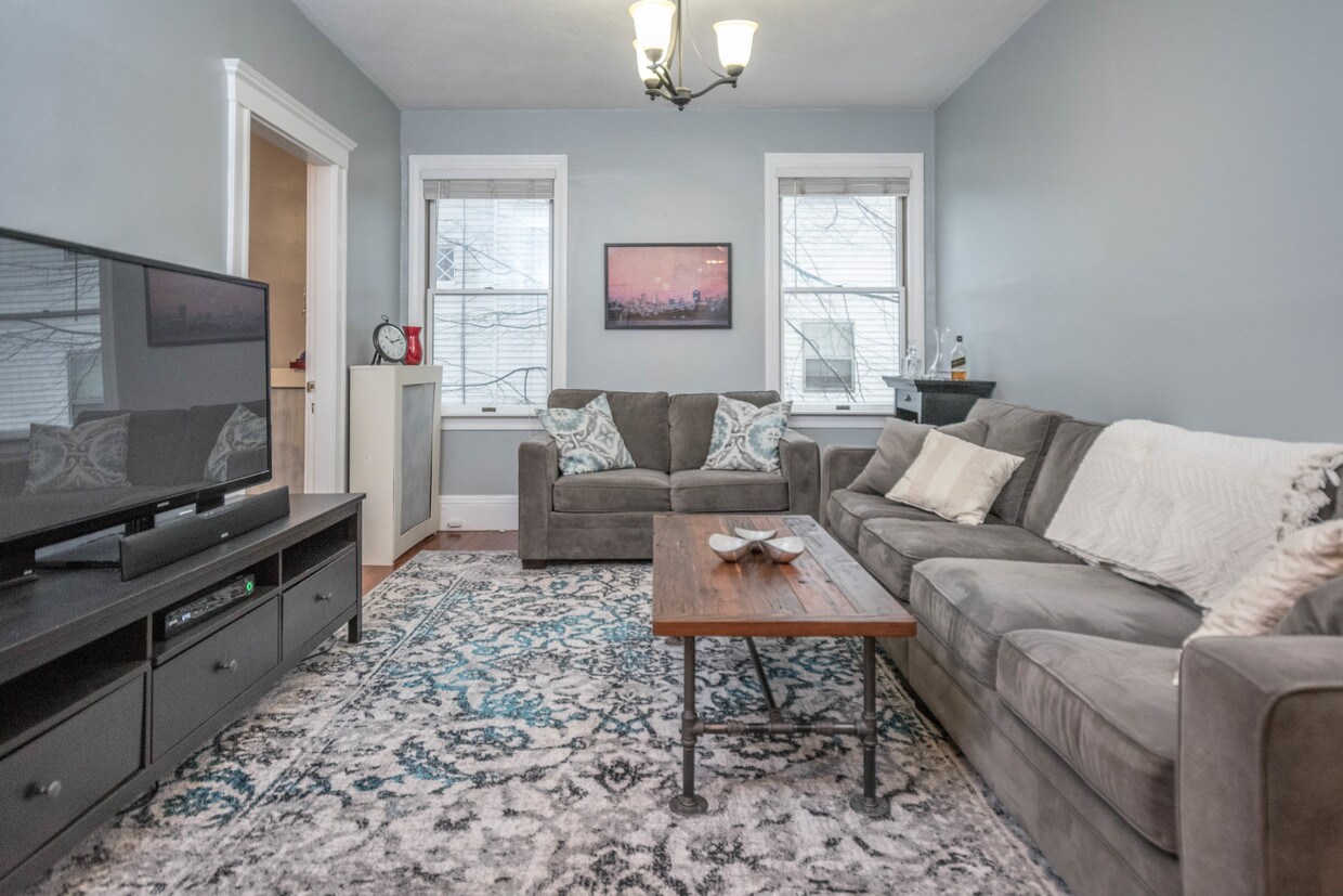 206 Sumner St, Newton, MA 02459 Condo for Rent in Newton, MA