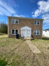 Building Photo - 2305 Poplar St