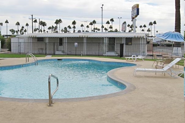  - Deserama Mobile Home Community