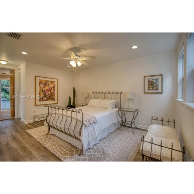 Foto del edificio - 2200 Lincoln Ave