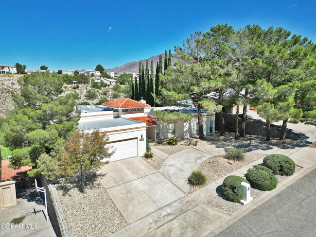 Building Photo - 6345 Via Aventura Dr