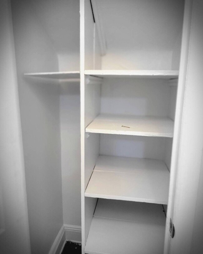 Foto del edificio - 187-47 Ilion Ave