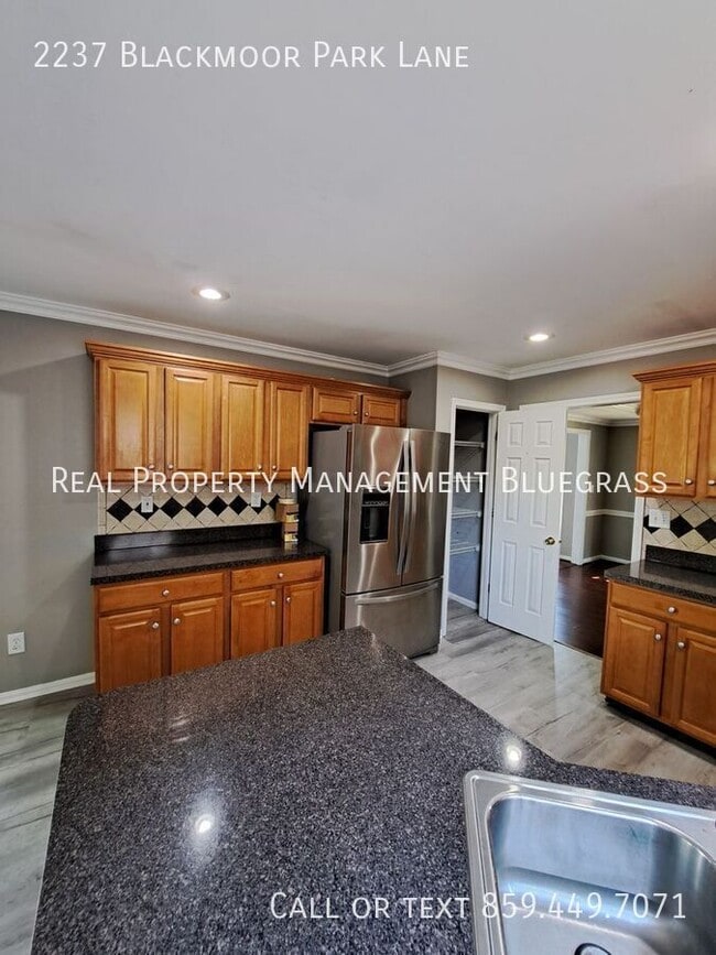 Building Photo - 2237 Blackmoor Park Ln