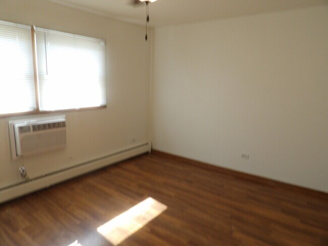 Foto del edificio - 4601 Forest Ave