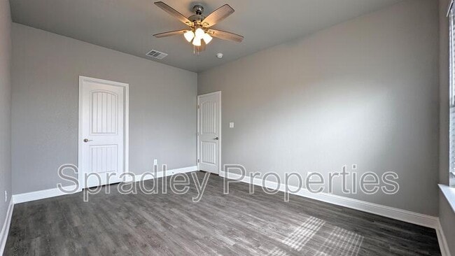 Building Photo - 4899B W Amity Rd