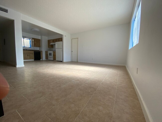 Foto del edificio - 4225 Parkwood Ct