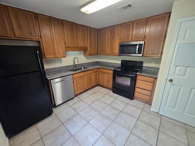 Building Photo - 8105 Olympia Ct